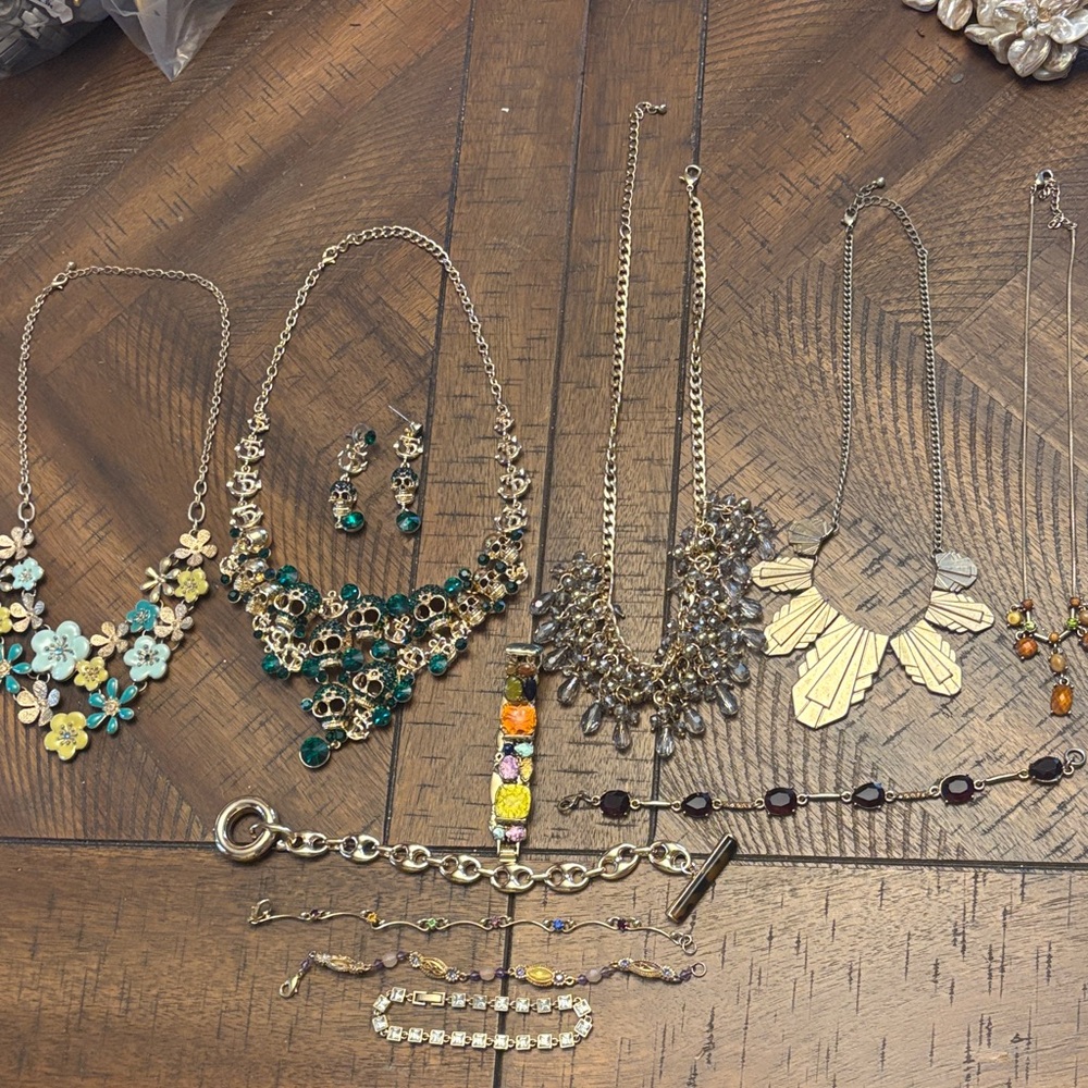 Gold-Tone Green Crystal Statement Necklace Set